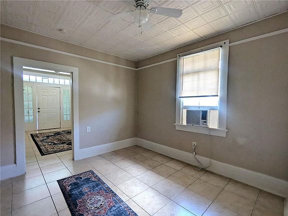 4th image of 944-46 11th St