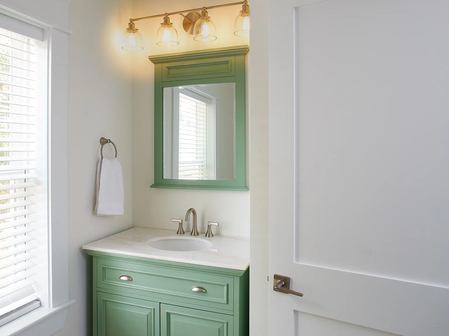 1 bed, 700 sqft, $2,100 — Photo 4