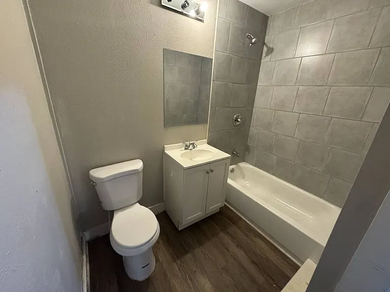 212 Main St — Photo 5