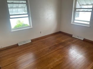 422 24th St, Dunbar, WV 25064