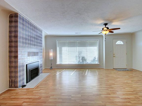 5th image of 1300 Stewart Ave