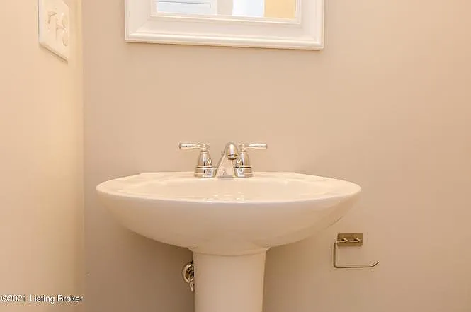 11502 Bellewood Garden Ct — Photo 7
