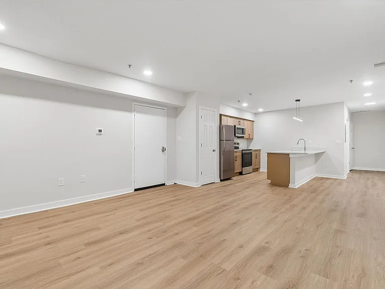 1204 Chestnut St #100 — Photo 4