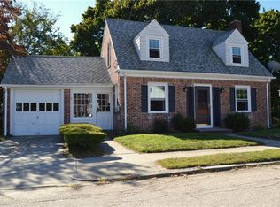 44 Metropolitan Rd, Providence, RI 02908