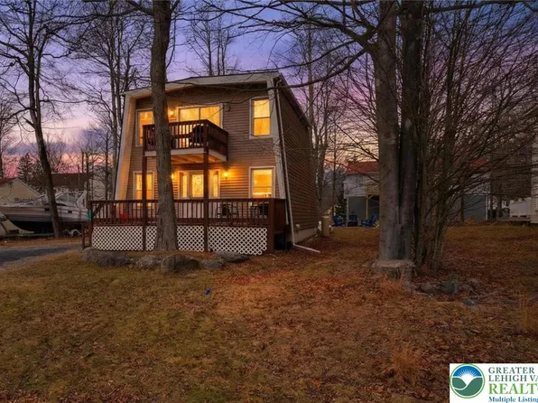 6250 Park Pl, Tobyhanna, PA 18466