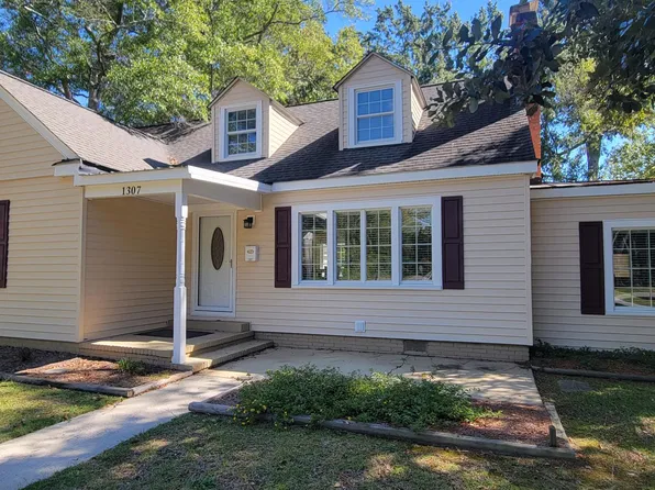 1307 N Respess Street, Washington, NC 27889