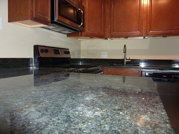 3rd image of 510 14th St APT 102