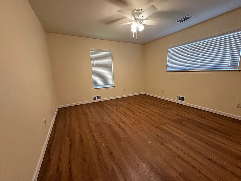 615 Oak Forest Dr — Photo 20