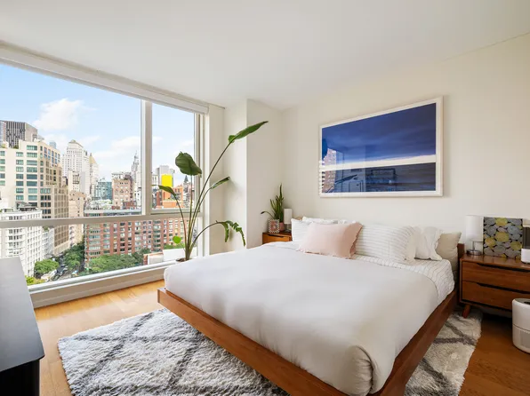 200 Chambers St APT 12F, New York, NY 10007