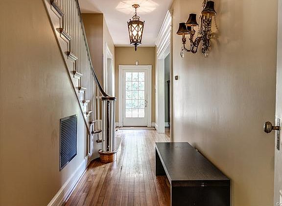 5th image of 2224 Burroughs St
