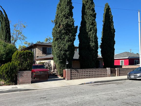 3rd image of 13219 S Carlton Ave
