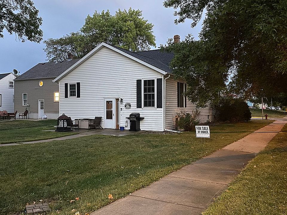 220 Burnside St SW, Sleepy Eye, MN 56085 Zillow