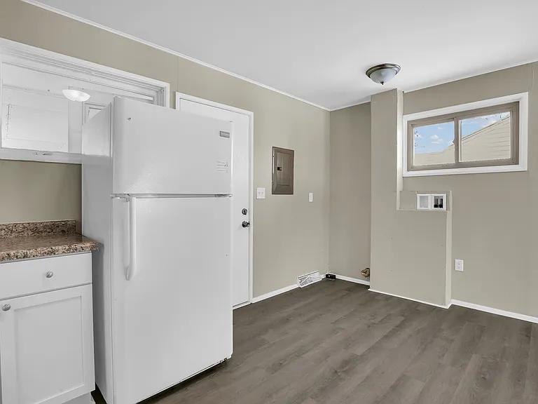 1101 N McKinley Ave — Photo 12