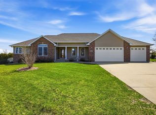 6060 Wayside Cir, Cedar Rapids, IA
