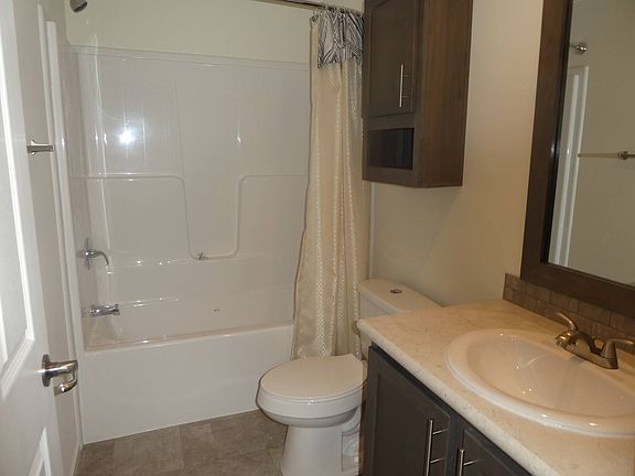 5th image of 1856 Oak St #866
