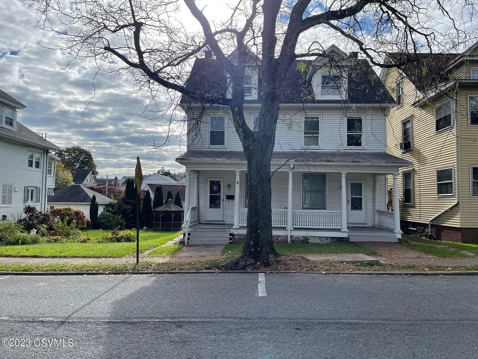 3 bed, 950 sqft, $1,000 — Photo 1