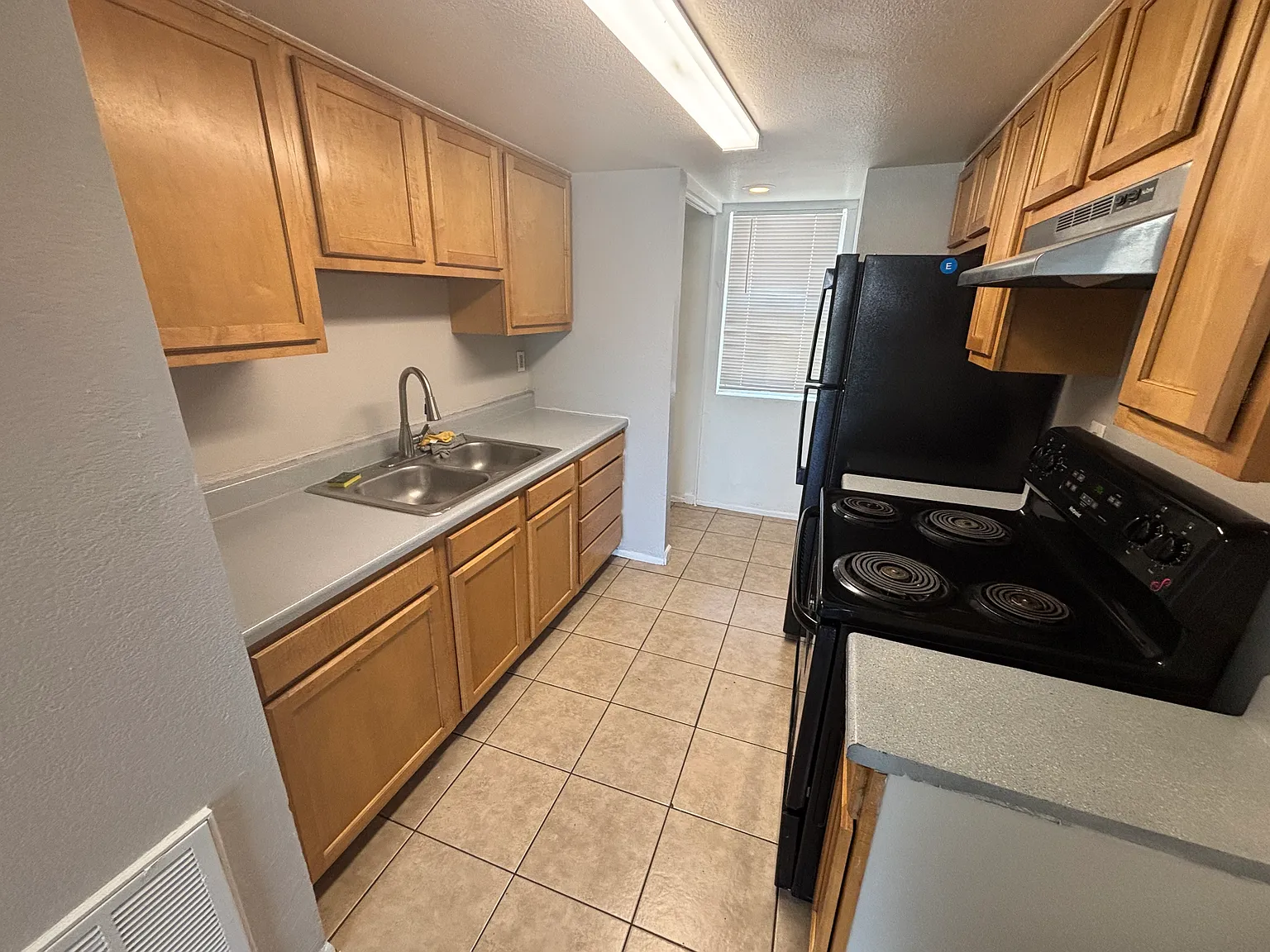2 bed, 1.5 bath, 900 sqft, $1,395 — Photo 4