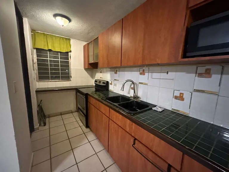 690 Avenue Cesar Gonzalez Cond Chateau #P-4 — Photo 4