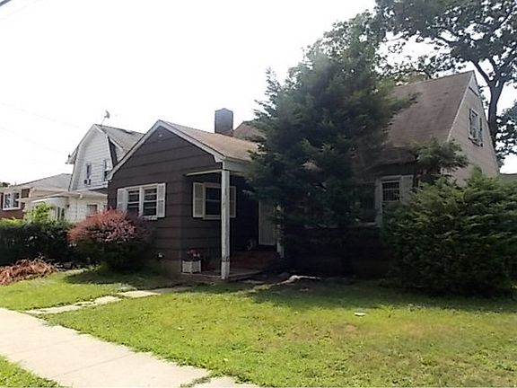 2nd image of 1429 James St