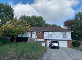 2404 NW Roanoke Ct, Blue Springs, MO 64015