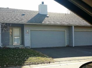 952 Carmel Ct, Shoreview, MN 55126