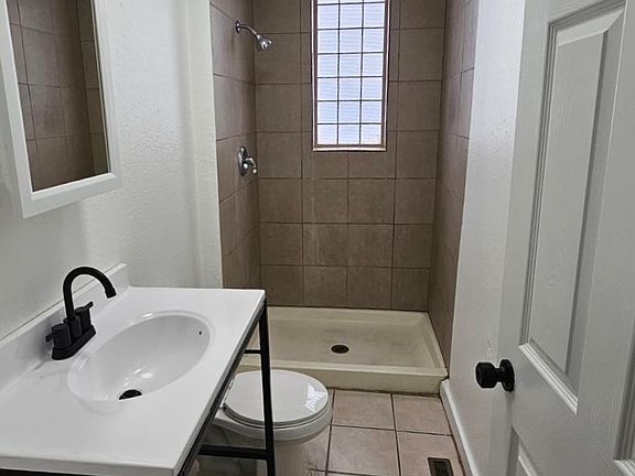 5th image of 3811 S 25th St APT A