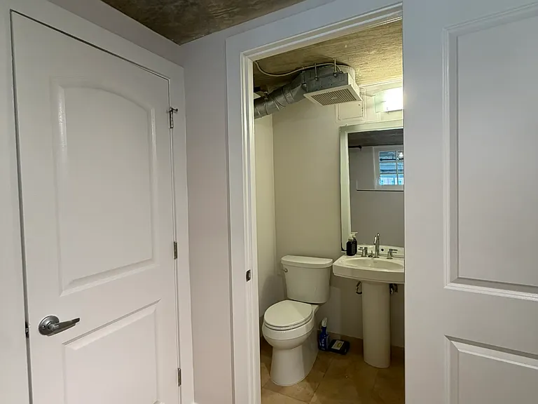 301 Massachusetts Ave NW #402 — Photo 12