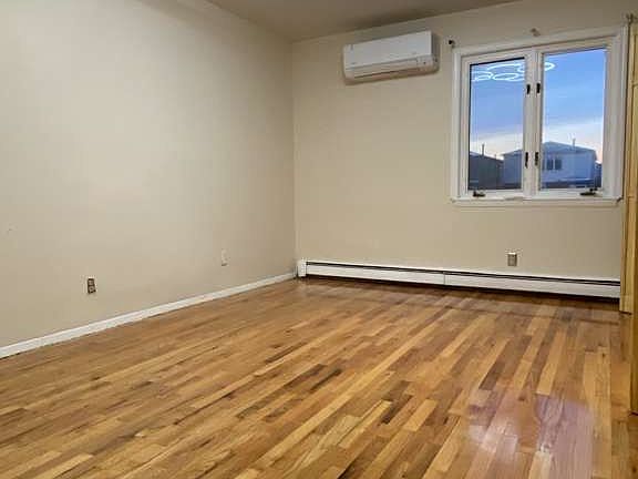 4th image of 50 W 23rd St #1