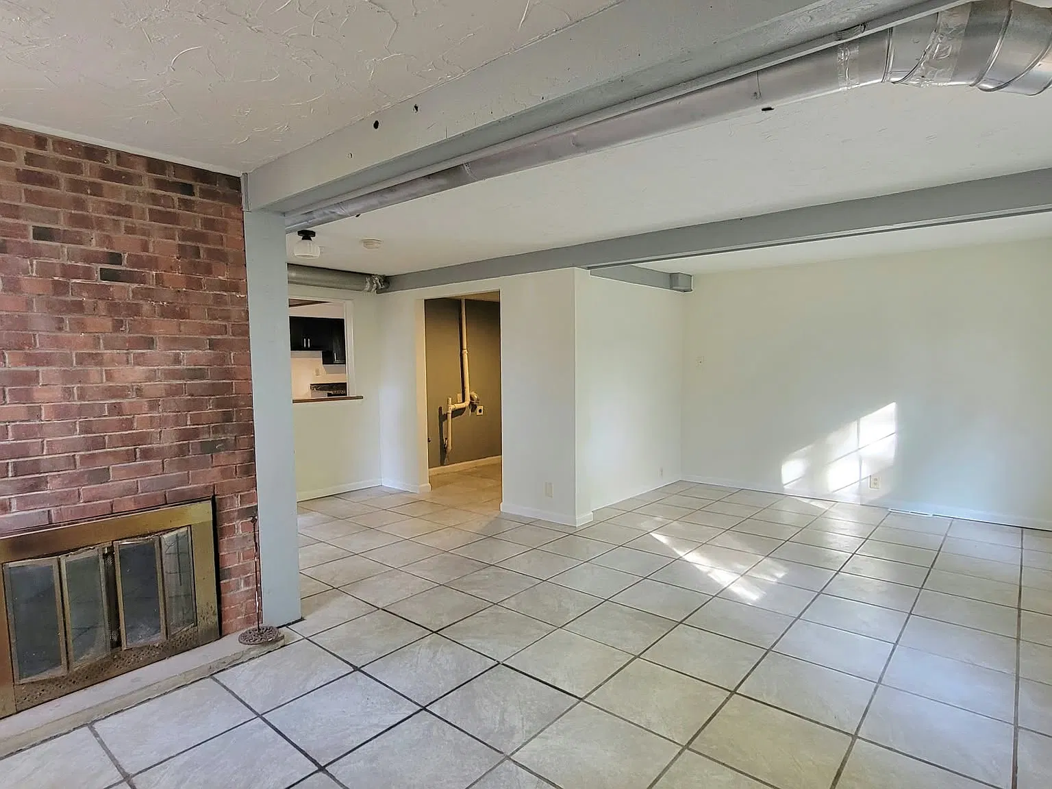 3 bed, 1536 sqft, $1,800 — Photo 4