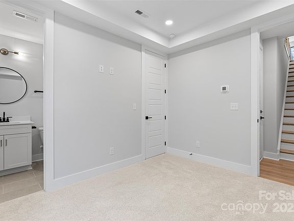 3rd image of 3453 Byrnes St
