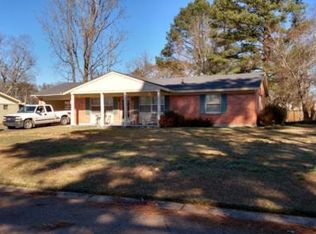 461 Hillcrest Rd, West Point, MS 39773