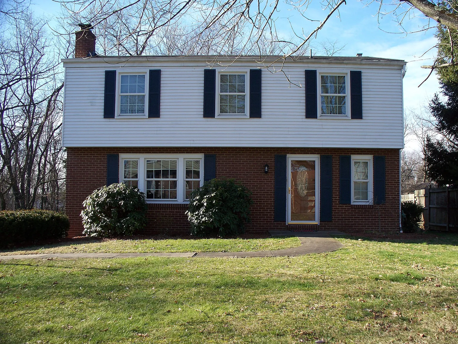 144 Kelvington Dr photo 1
