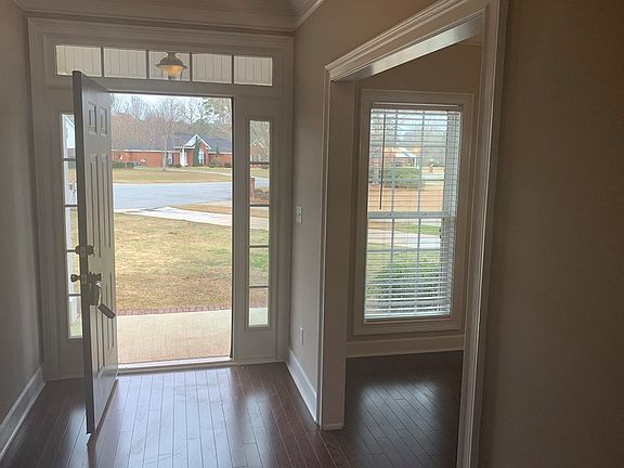 2nd image of 125 Chesapeake Ct