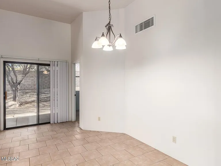 3158 N Avenida Del Clarin #TILES — Photo 15