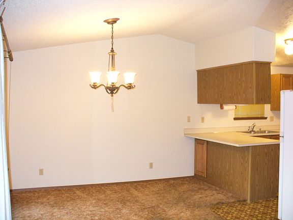 4th image of 8405 55th Ave NE APT 9