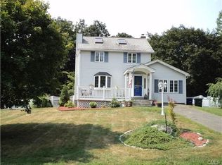 61 Guilford Dr, Bridgeport, CT 06606