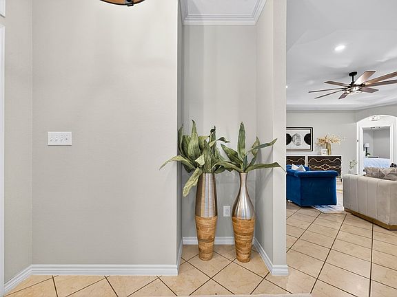 4th image of 1804 N Main St