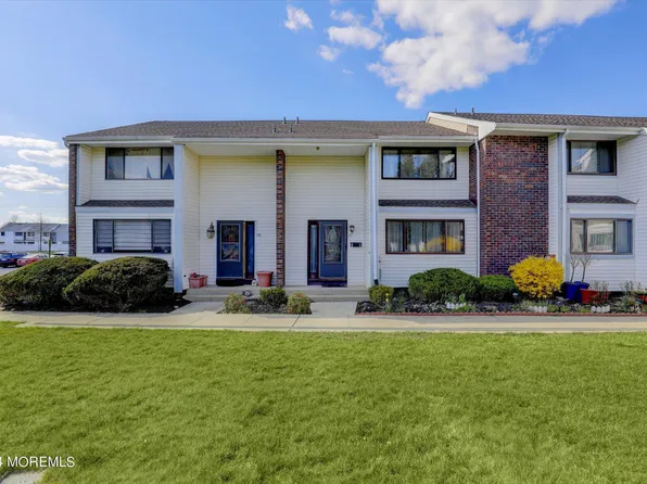 C11 Lincoln Lane, Dayton, NJ 08810