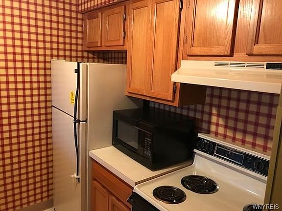 2nd image of 23 Crownview Ter APT C