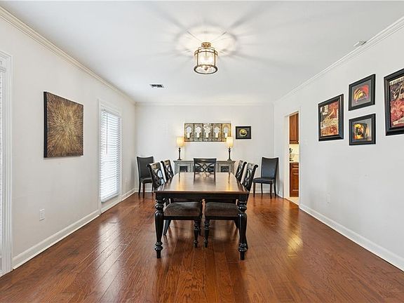 5th image of 3713 Scofield St