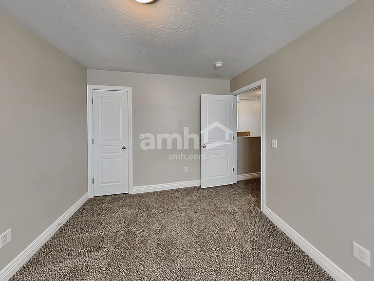 1460 S Heather Ln — Photo 15
