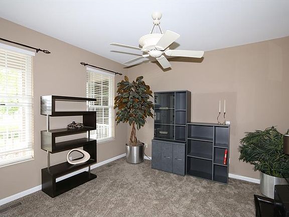 2nd image of 4177 Mahogany Ln