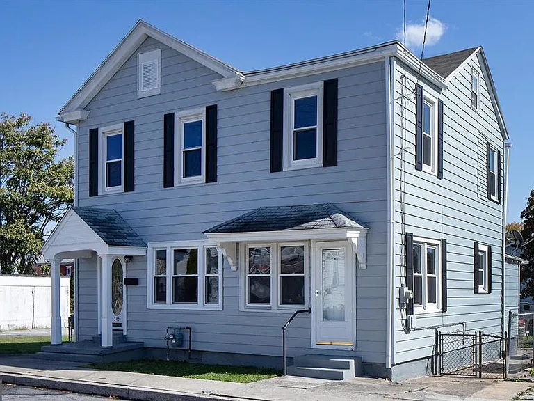 340 S Wood St — Photo 4