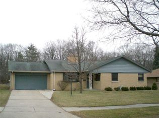 911 Green Tree Rd, West Bend, WI 53090