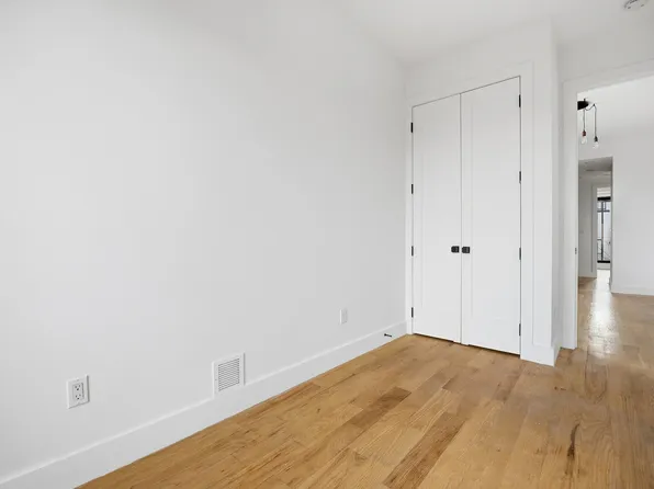 856 Greene Avenue image 4 of 19