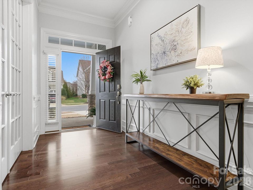 1st image of 1012 Lydgate Dr