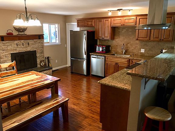 4th image of 3371 Janet Dr