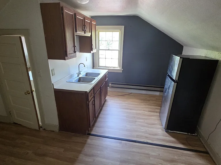 1462 Maple Rd #3 — Photo 1