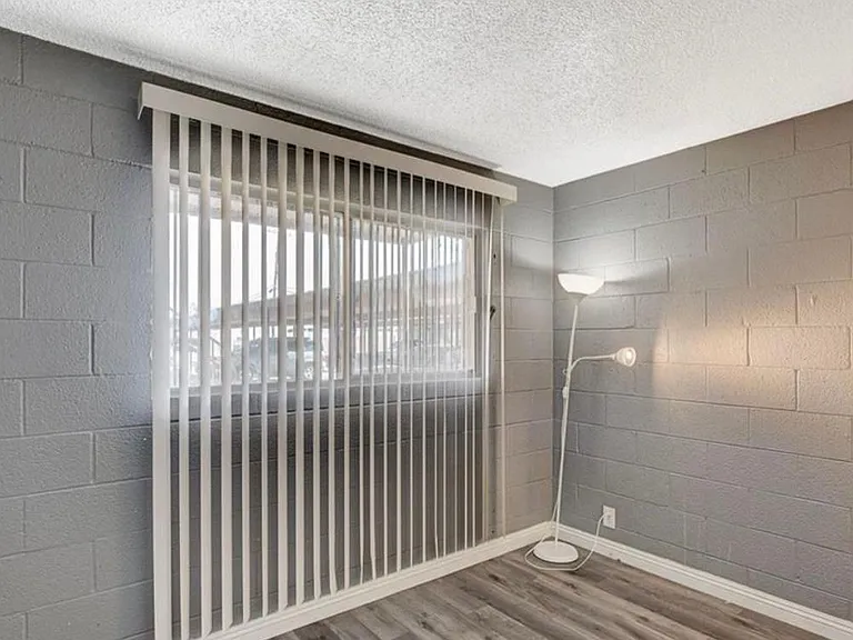 3719 Hazelwood St #1 — Photo 3