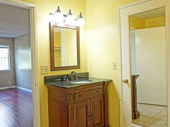 3rd image of 1425 W 12th St APT 151